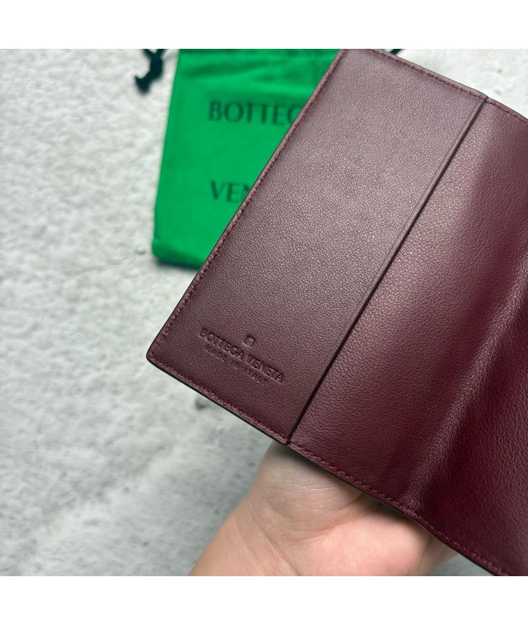BOTTEGA VENETA Бордовый кожаный кошелек, фото 4