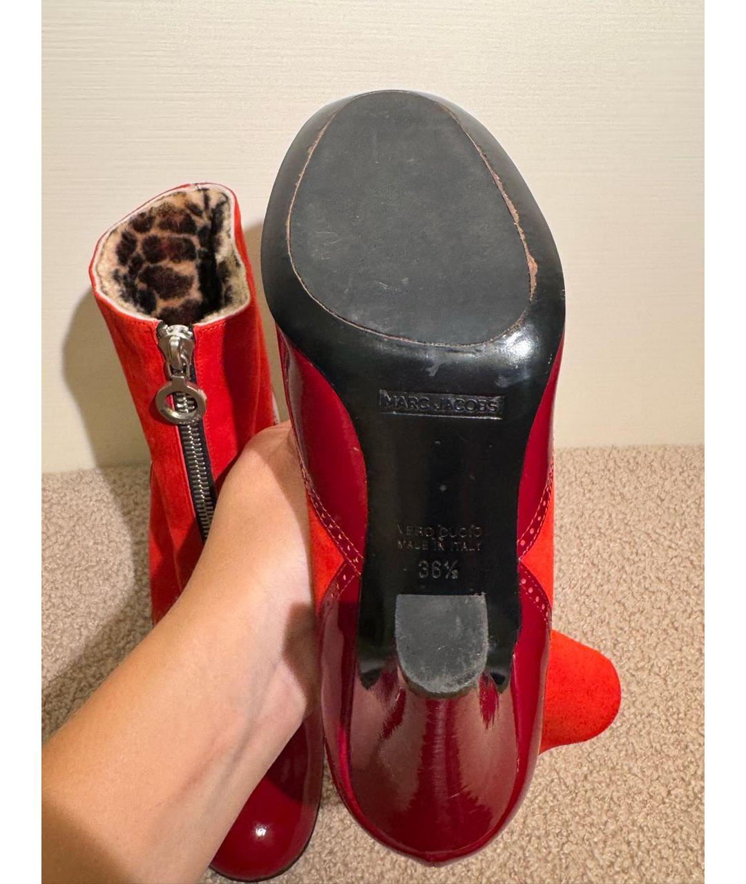 MARC JACOBS Красные замшевые ботильоны, фото 4