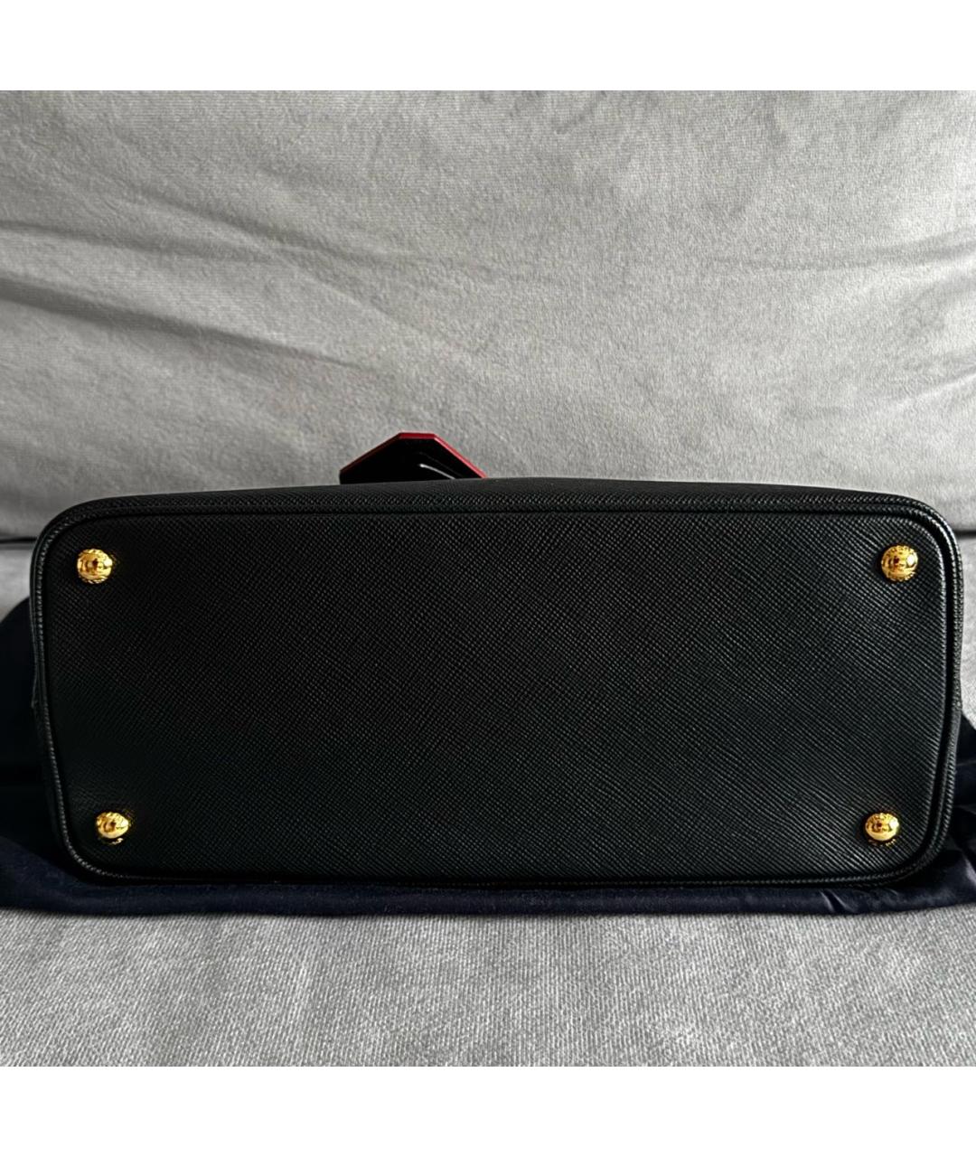 PRADA Черная кожаная сумка с короткими ручками, фото 7