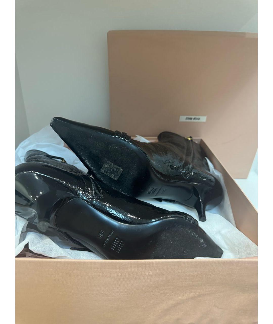 MIU MIU Черные ботильоны из лакированной кожи, фото 7