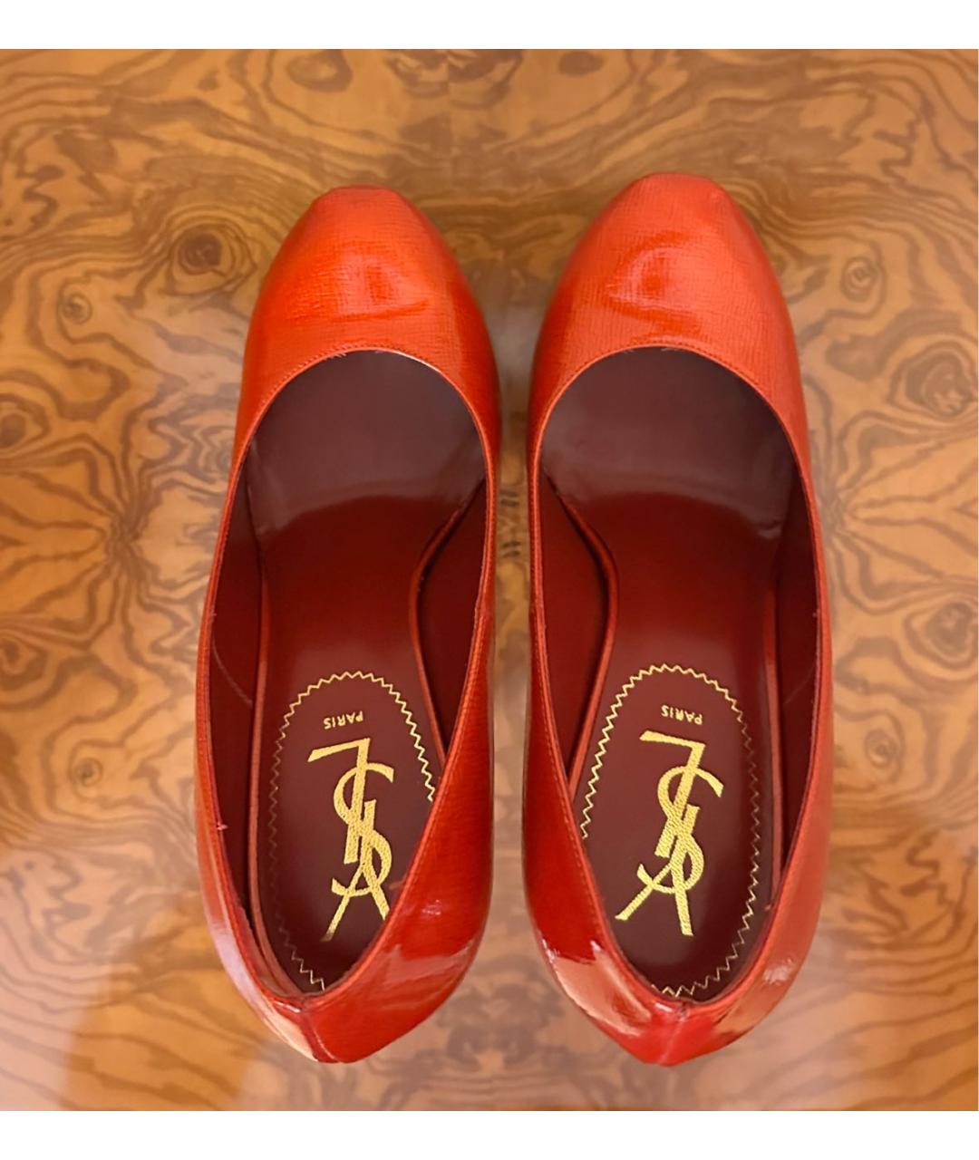 SAINT LAURENT Коралловые туфли из лакированной кожи, фото 3