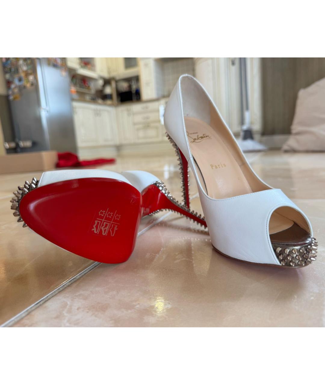 CHRISTIAN LOUBOUTIN Белые кожаные туфли, фото 6