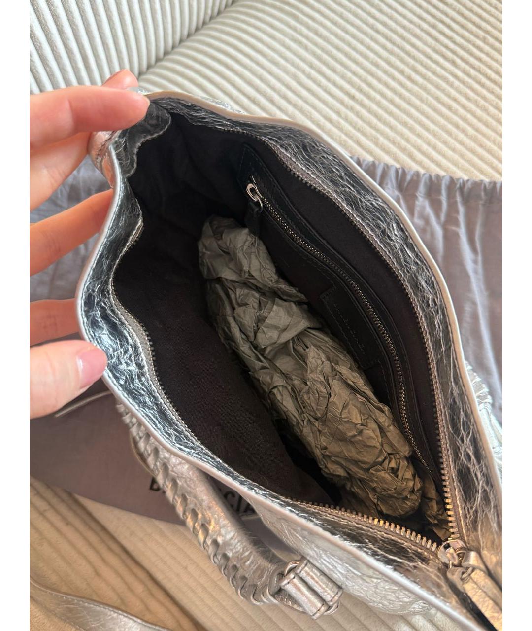 BALENCIAGA Серебряная кожаная сумка через плечо, фото 4