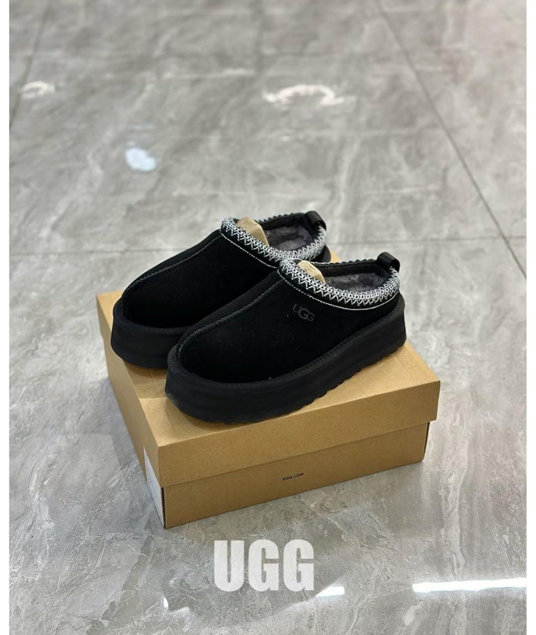 UGG AUSTRALIA Черные замшевые сабо, фото 7
