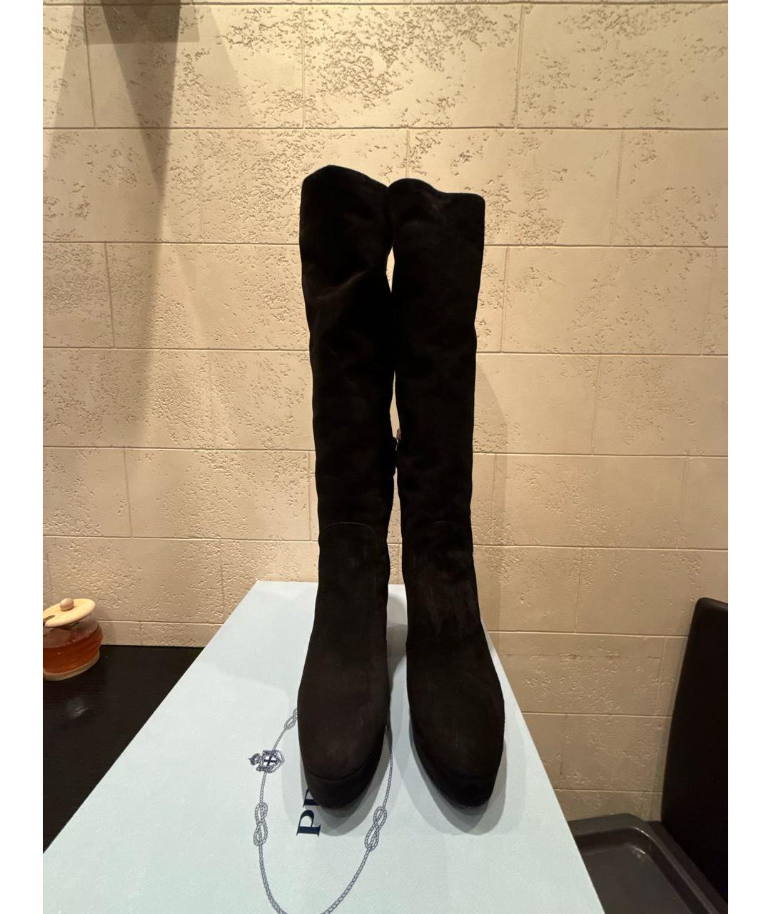 PRADA Черные замшевые сапоги, фото 2