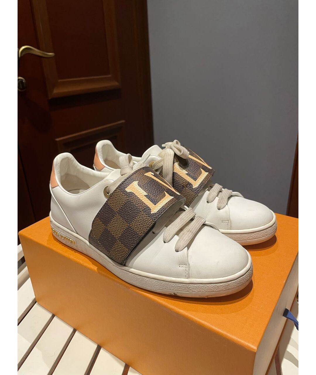 LOUIS VUITTON Белые кожаные кеды, фото 3