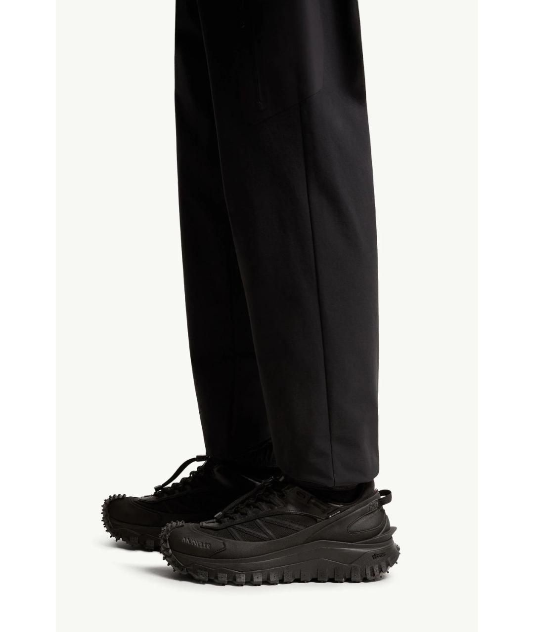 MONCLER Черные полиамидовые повседневные брюки, фото 2