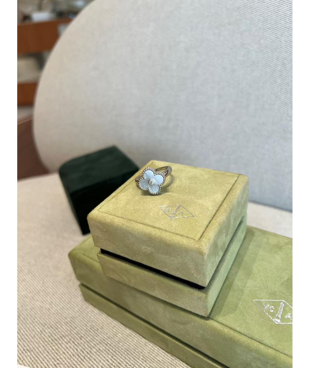 VAN CLEEF & ARPELS Серебряное кольцо из белого золота, фото 2