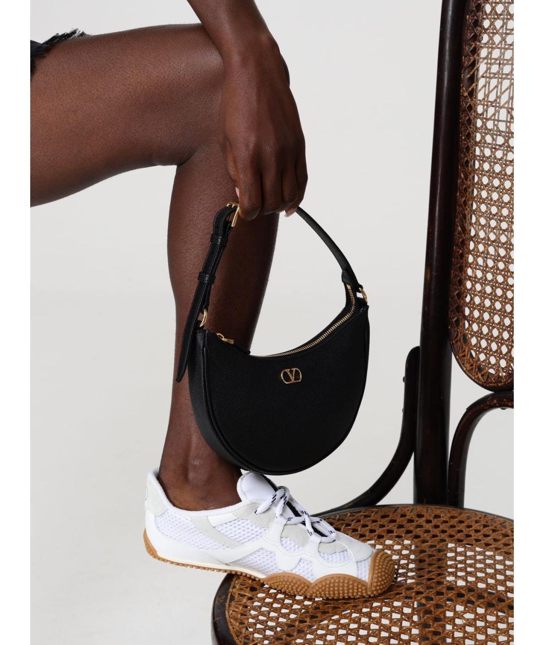 VALENTINO Черная кожаная сумка через плечо, фото 2