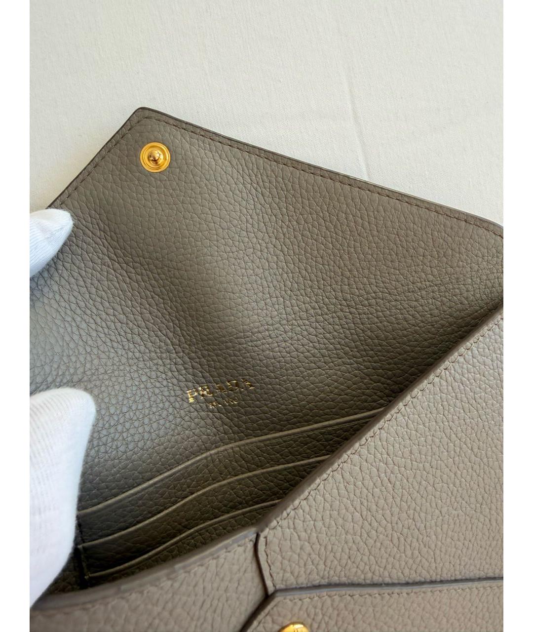 PRADA Серый кожаный кошелек, фото 2