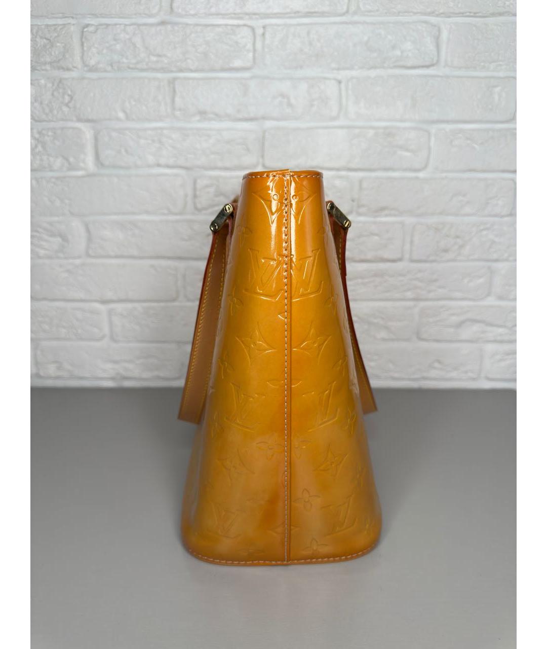 LOUIS VUITTON Желтая сумка с короткими ручками из лакированной кожи, фото 4