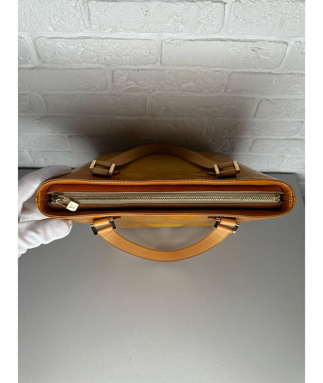 LOUIS VUITTON Желтая сумка с короткими ручками из лакированной кожи, фото 5