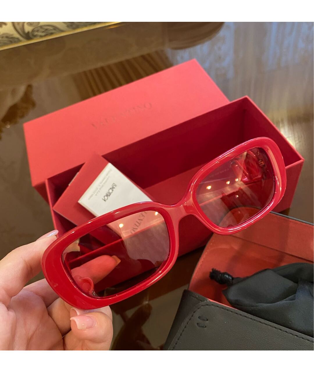 VALENTINO Красные пластиковые солнцезащитные очки, фото 4