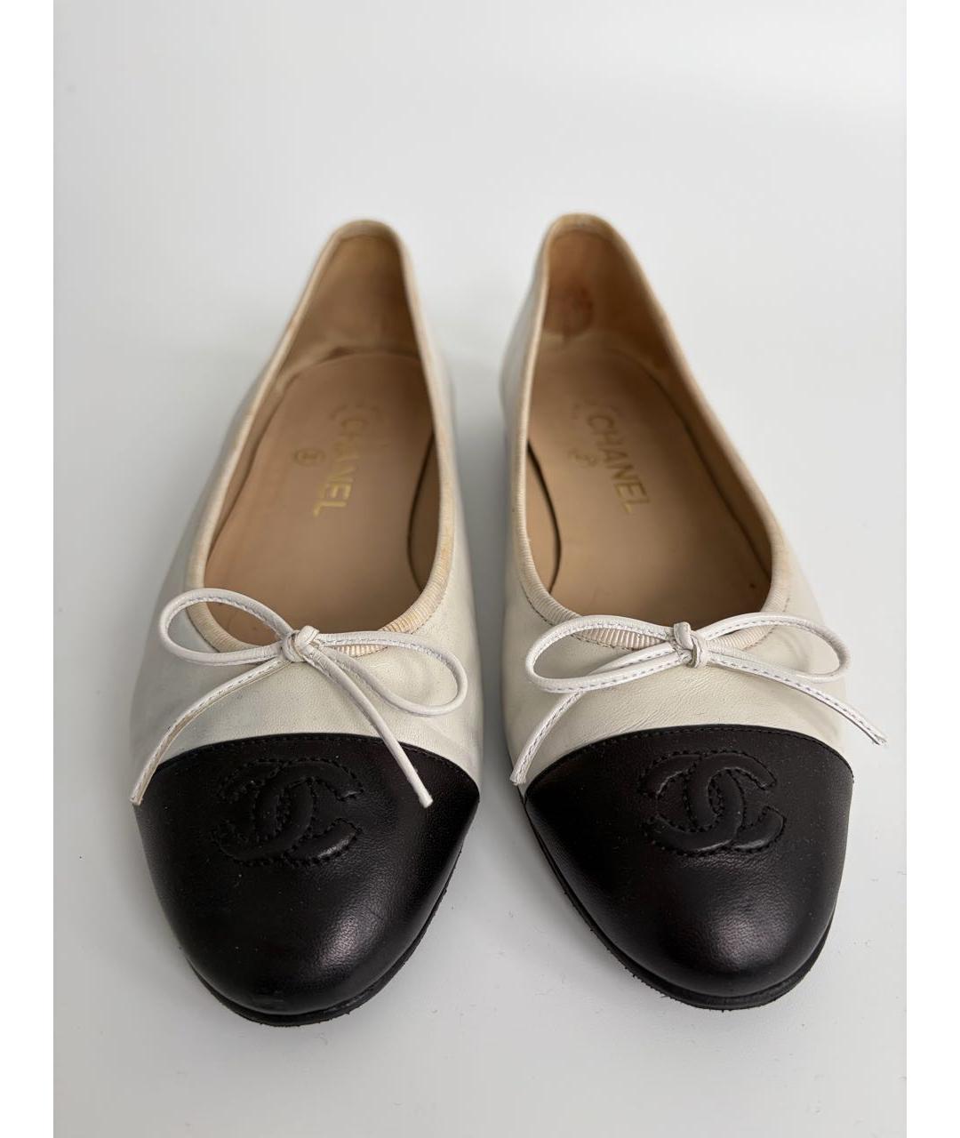 CHANEL Белые кожаные балетки, фото 2