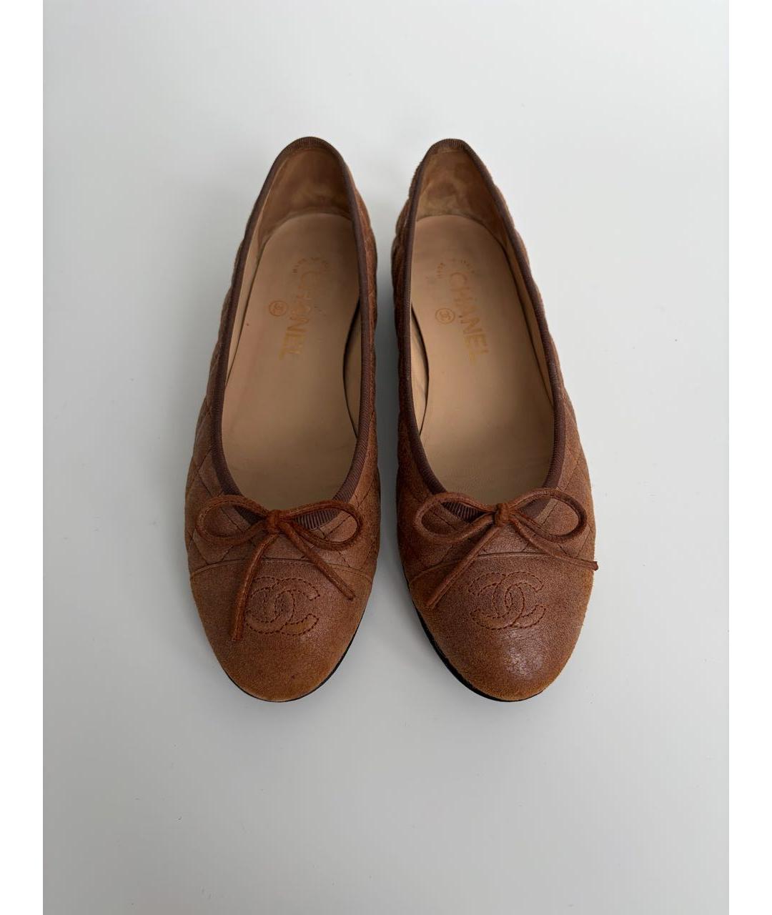 CHANEL Коричневые кожаные балетки, фото 2