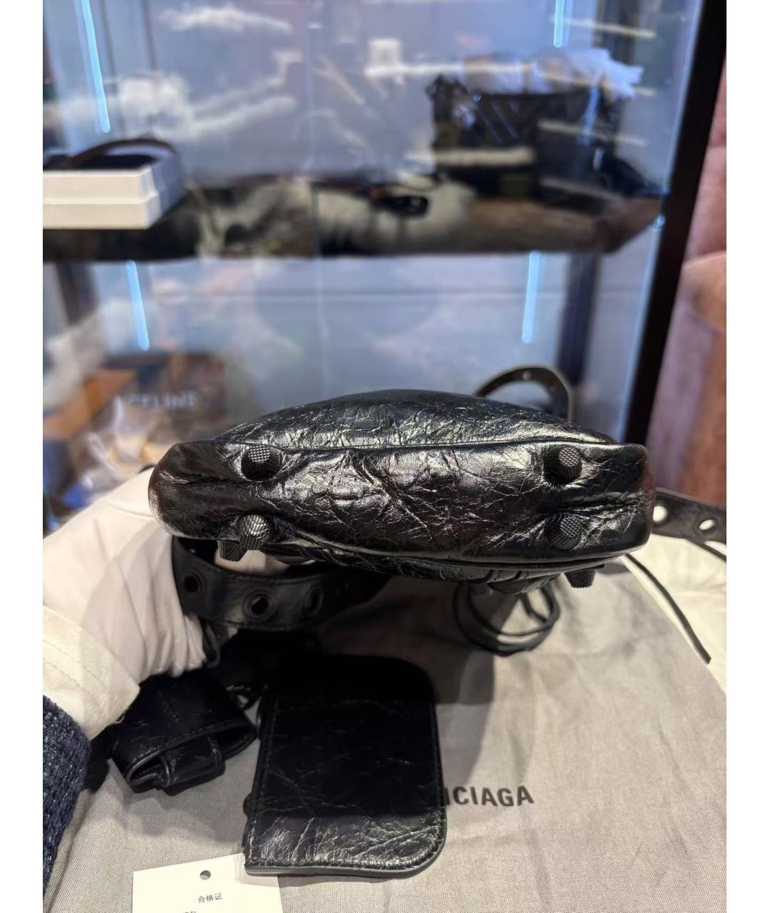 BALENCIAGA Черная кожаная сумка через плечо, фото 6