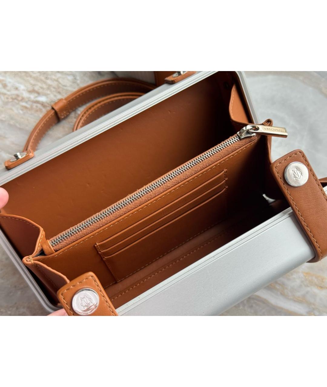 Rimowa Серебряная сумка через плечо, фото 4