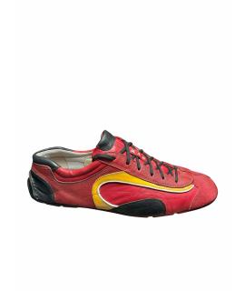 PRADA Низкие кроссовки / кеды