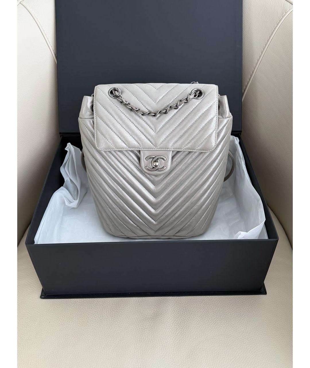 CHANEL Серебрянный кожаный рюкзак, фото 2