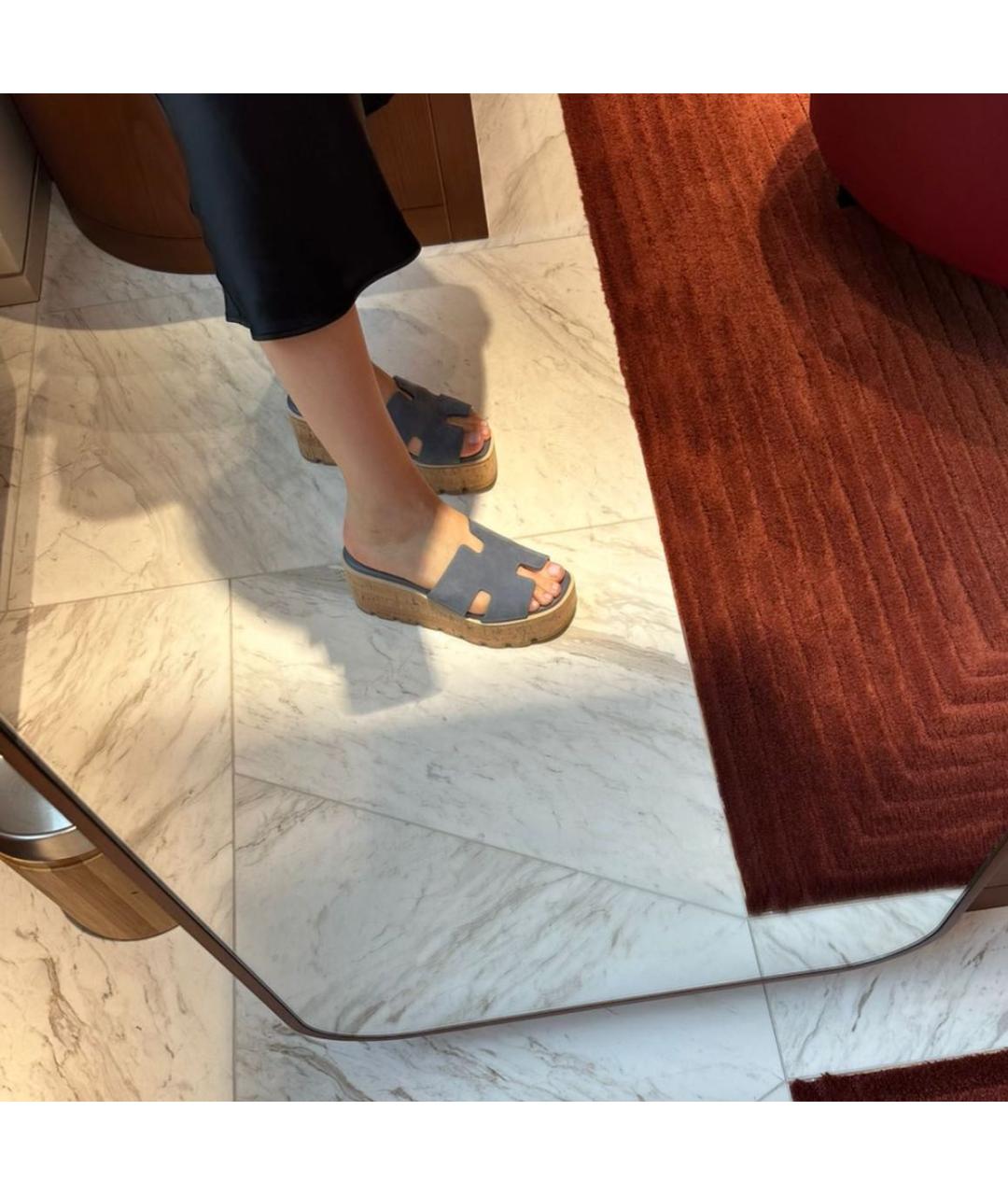 HERMES Голубые замшевые сабо, фото 3