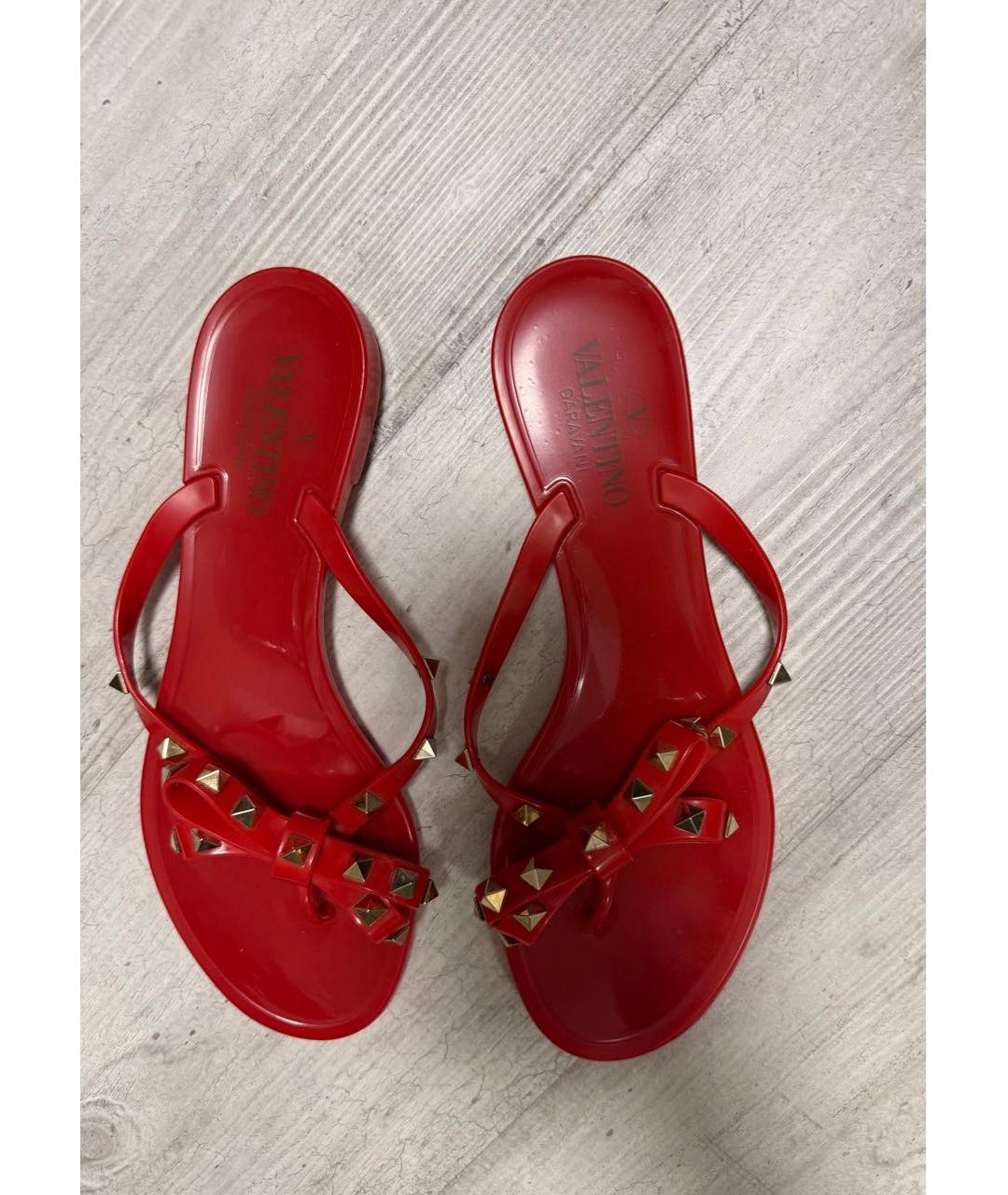 VALENTINO Красные резиновые шлепанцы, фото 2