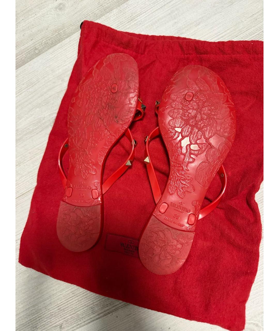 VALENTINO Красные резиновые шлепанцы, фото 5