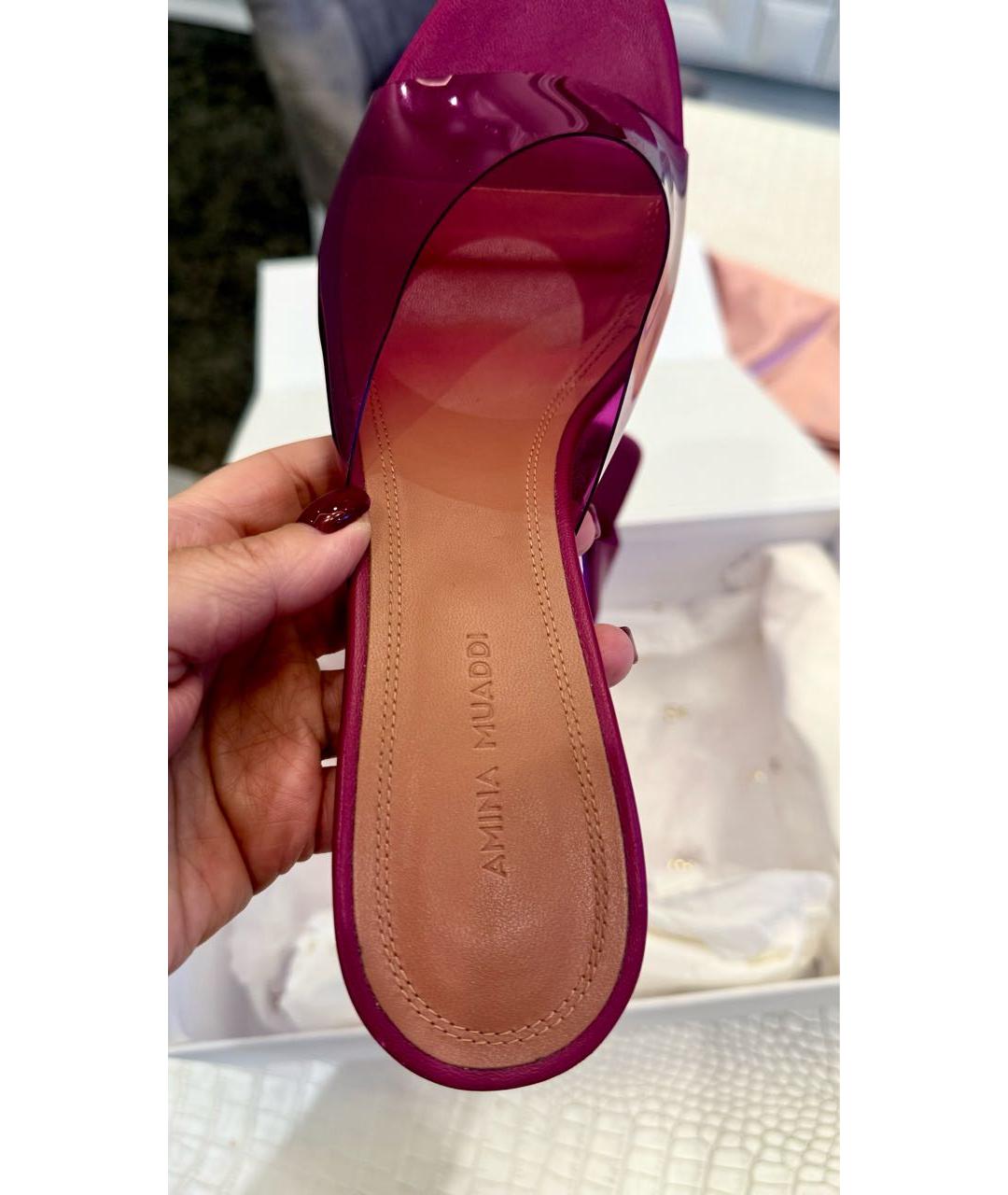 Amina Muaddi Фуксия резиновые мюли, фото 5