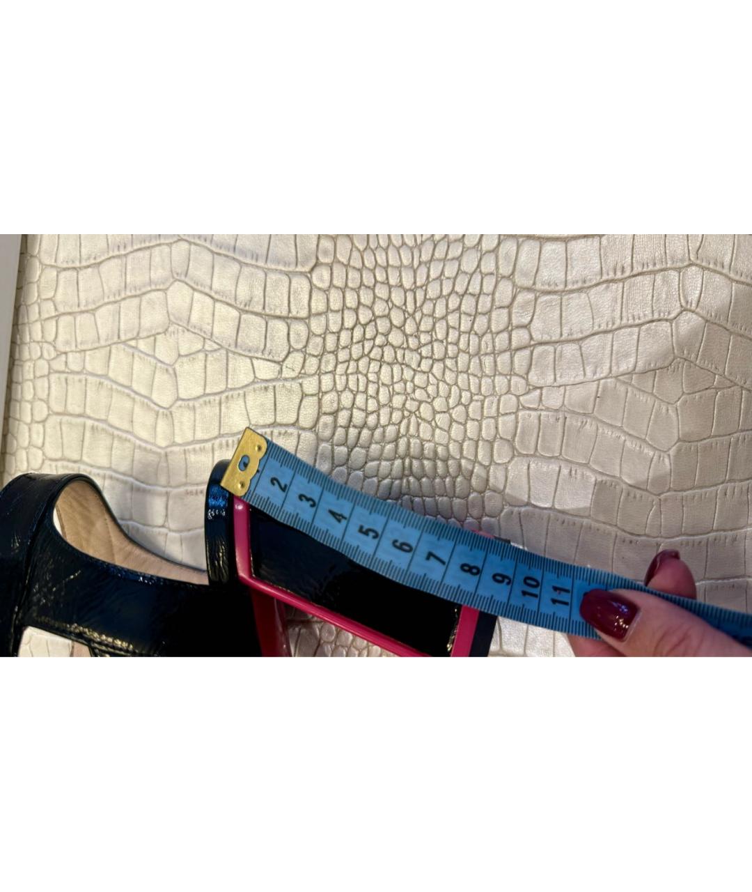 PINKO Черные босоножки из лакированной кожи, фото 8