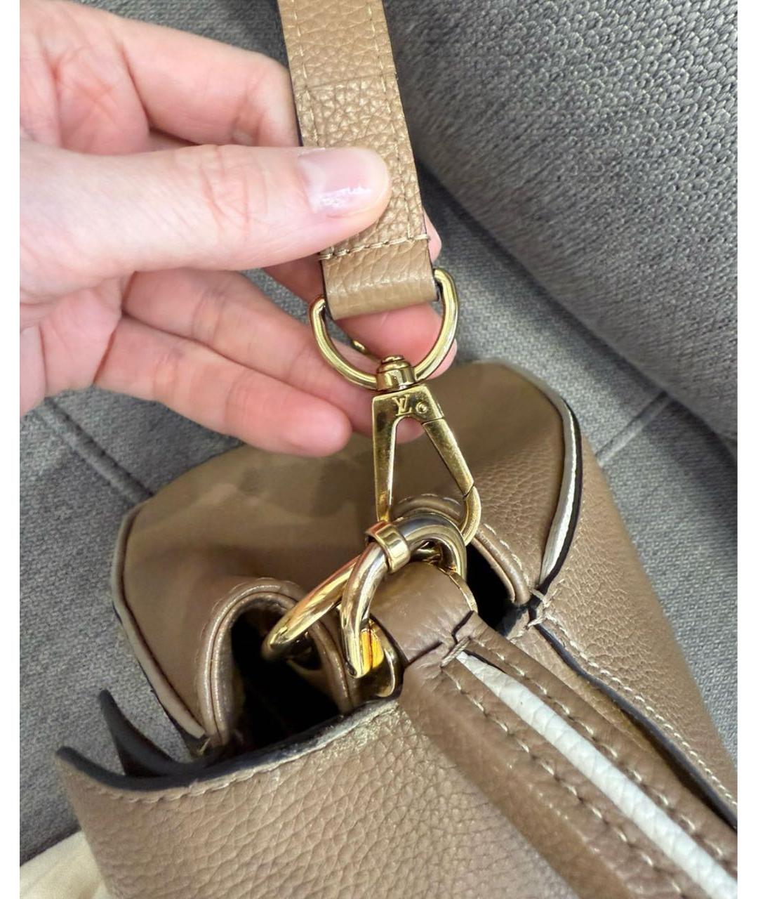 LOUIS VUITTON Бежевая кожаная сумка с короткими ручками, фото 6