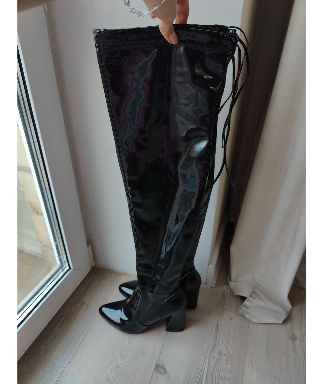 STUART WEITZMAN Черные ботфорты из лакированной кожи, фото 4