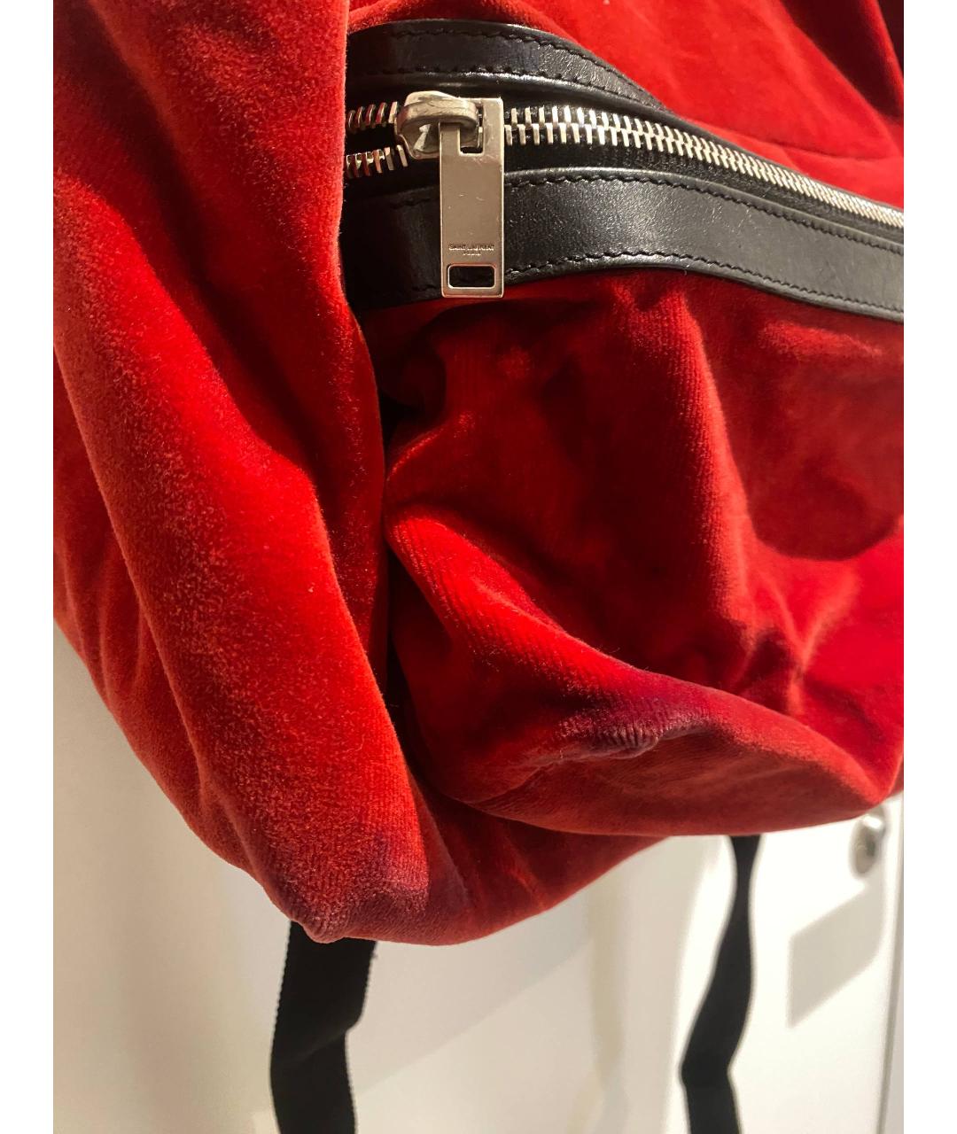 SAINT LAURENT Красный бархатный рюкзак, фото 6