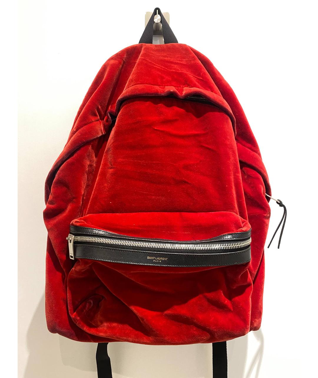 SAINT LAURENT Красный бархатный рюкзак, фото 2