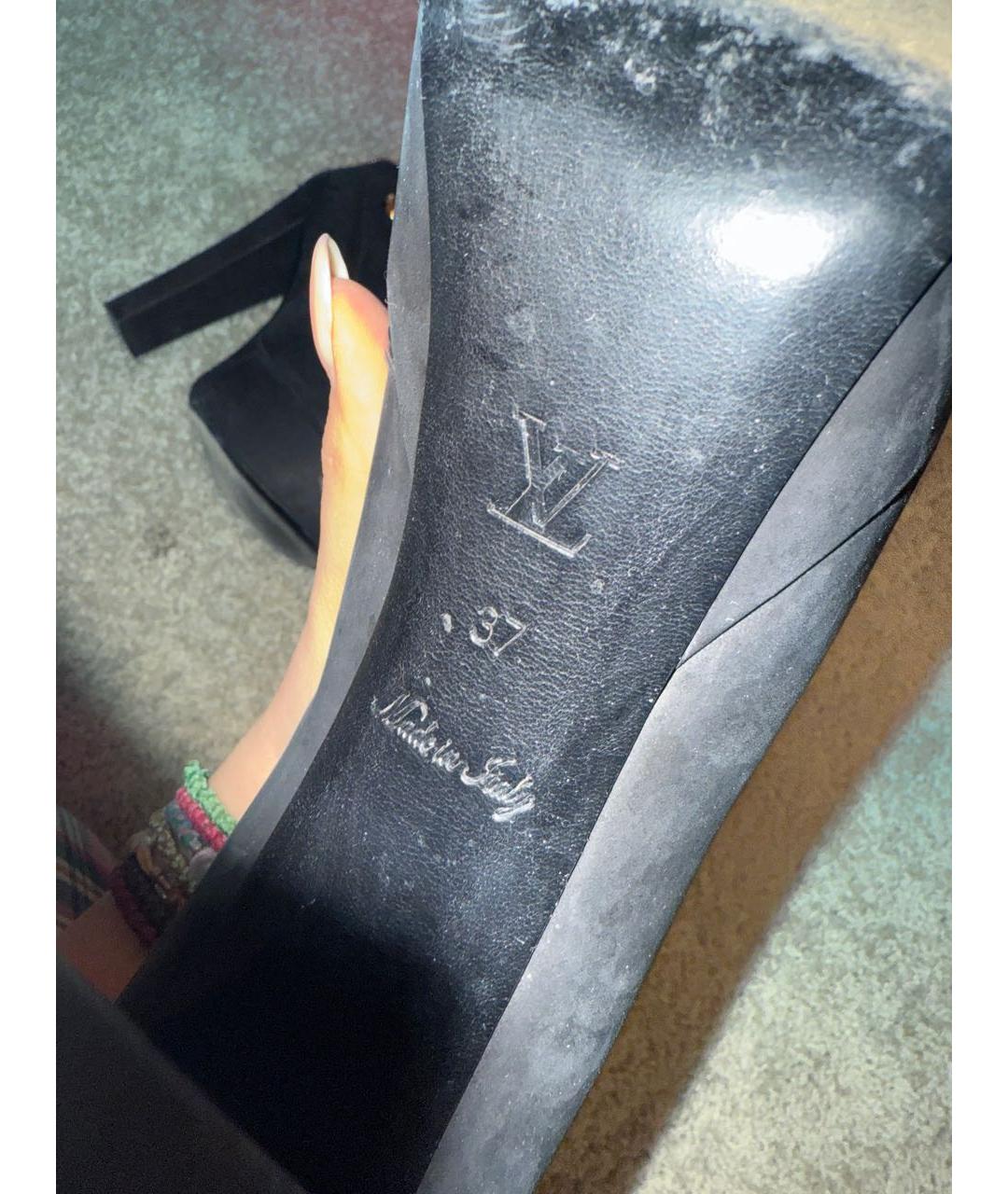 LOUIS VUITTON Черные нубуковые ботильоны, фото 3