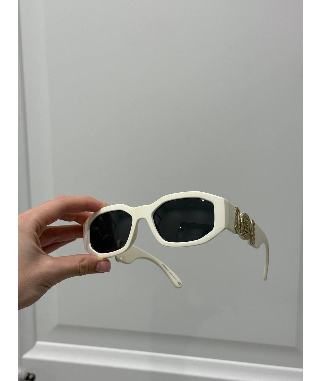 VERSACE Белые пластиковые солнцезащитные очки, фото 2