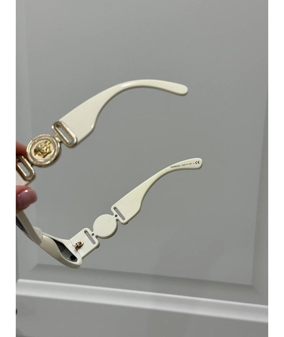 VERSACE Белые пластиковые солнцезащитные очки, фото 3