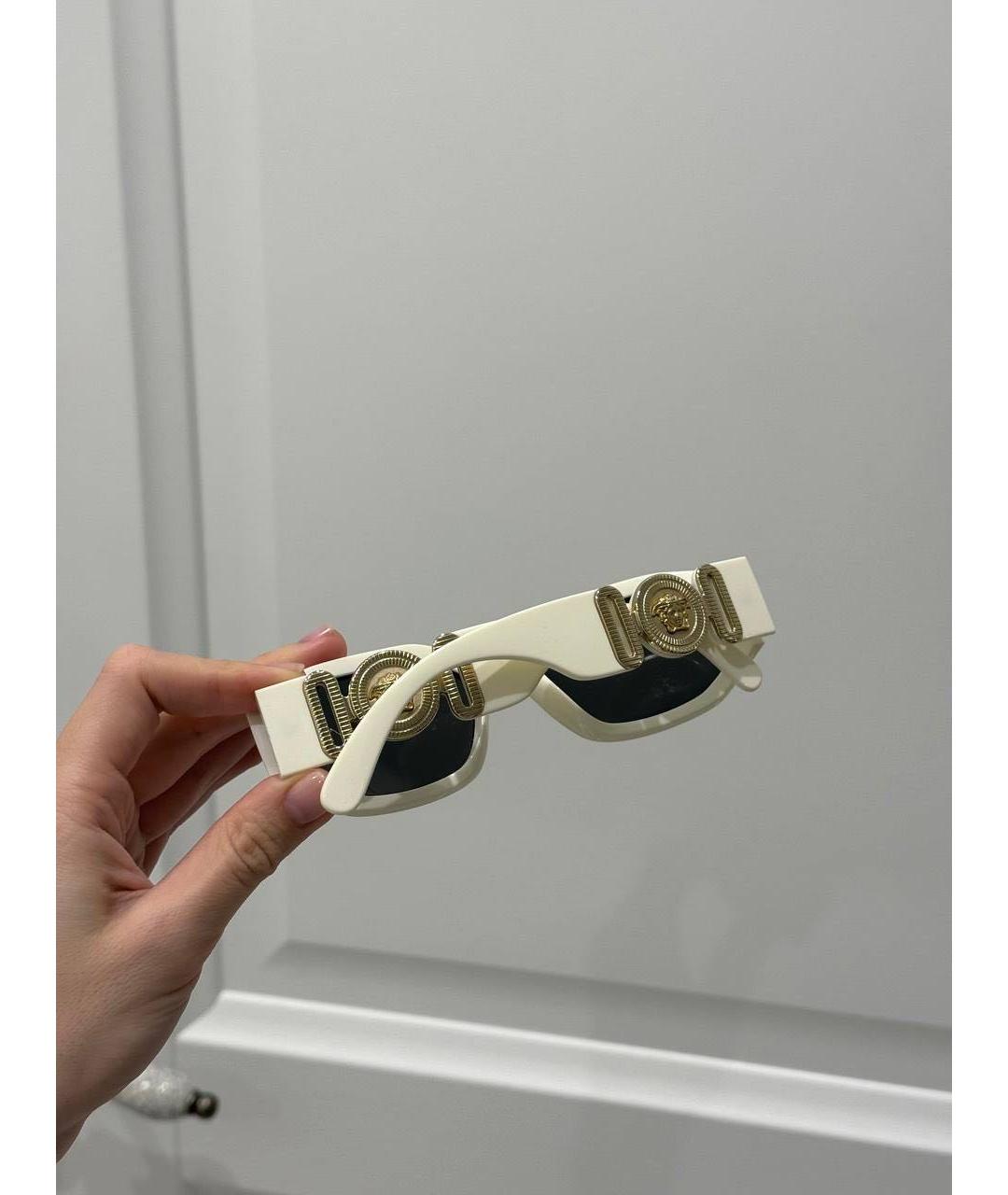 VERSACE Белые пластиковые солнцезащитные очки, фото 5