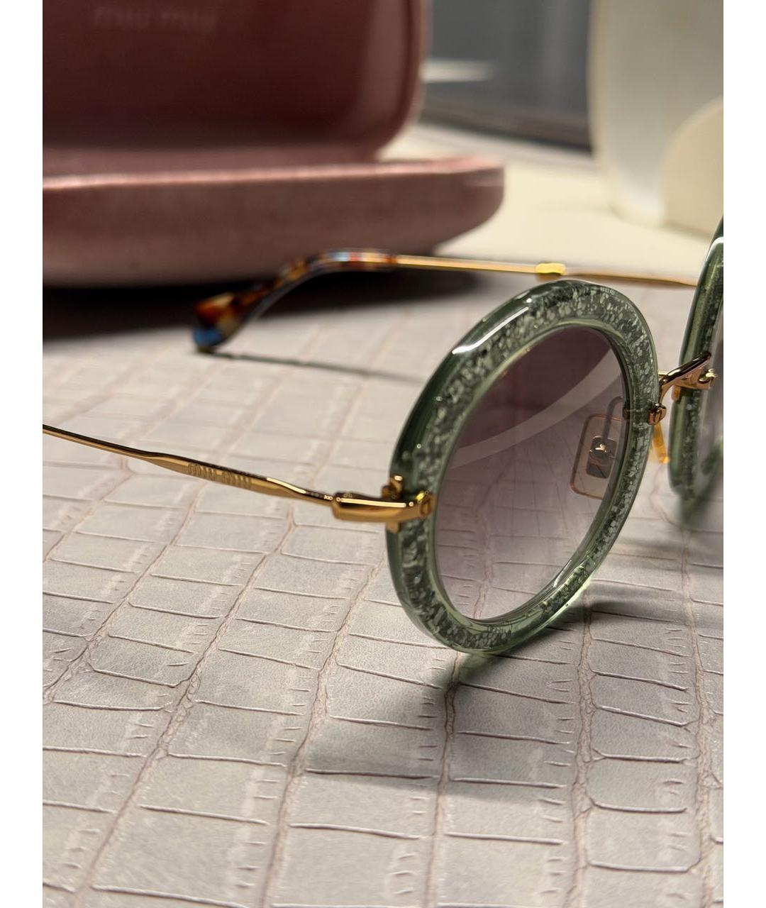 MIU MIU Зеленые пластиковые солнцезащитные очки, фото 3