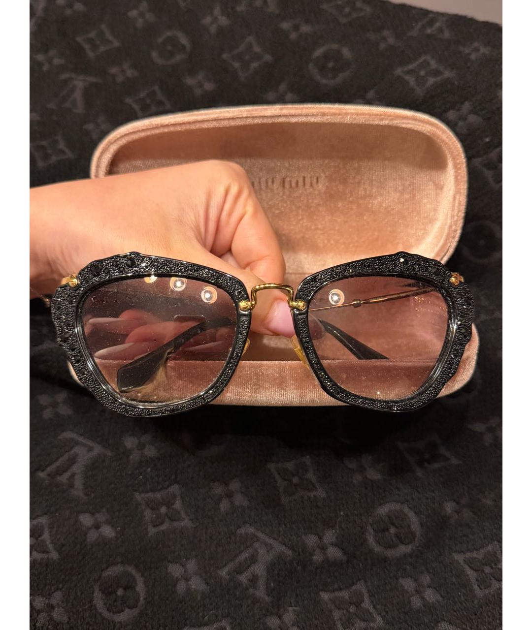 MIU MIU Черные пластиковые солнцезащитные очки, фото 2