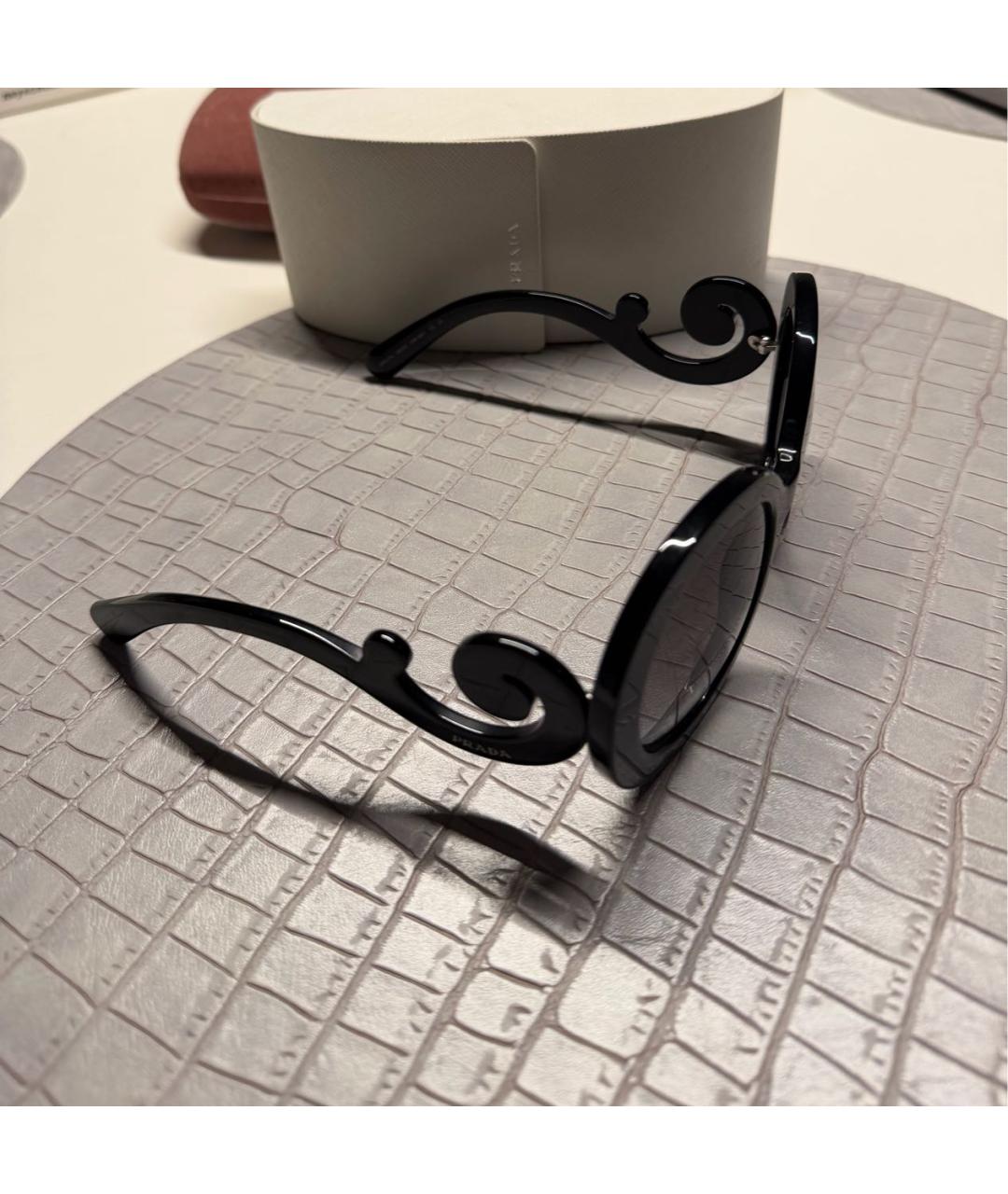 PRADA Черные пластиковые солнцезащитные очки, фото 2