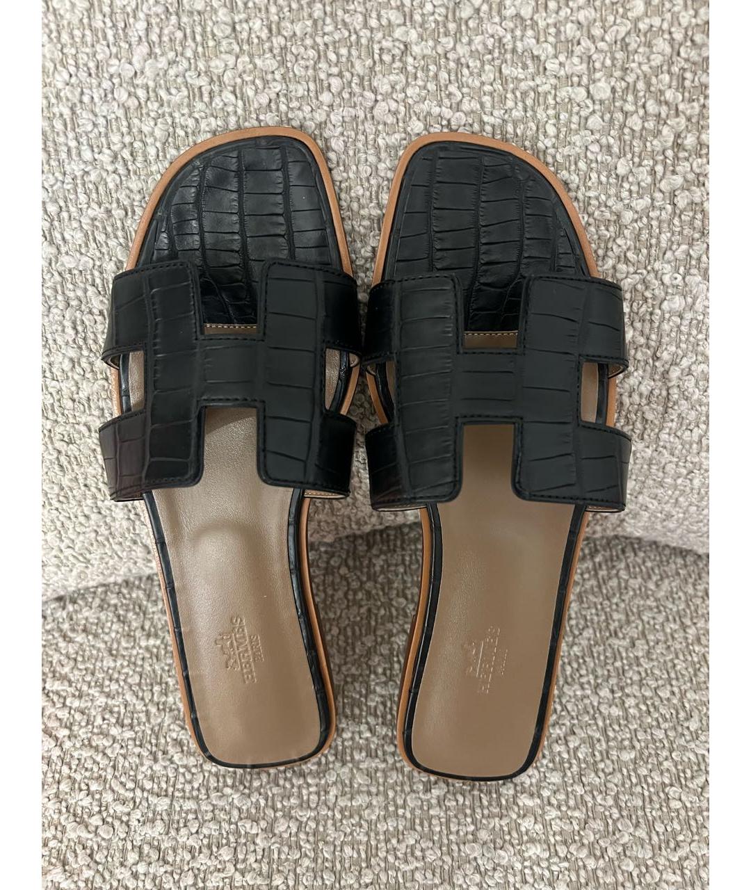 HERMES Черные шлепанцы из экзотической кожи, фото 3