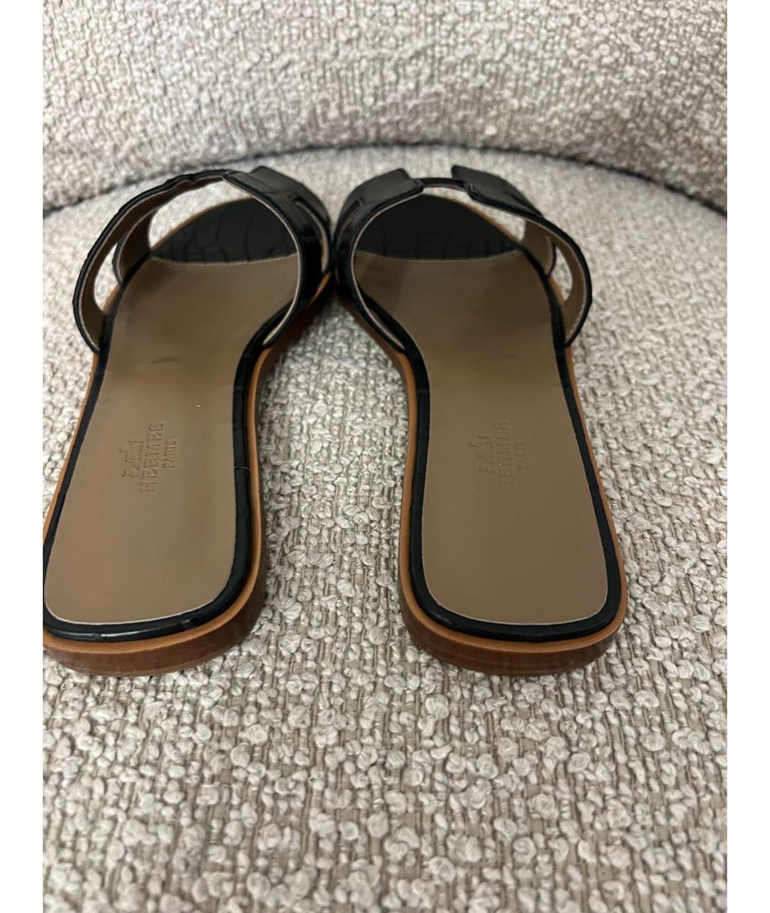 HERMES Черные шлепанцы из экзотической кожи, фото 4