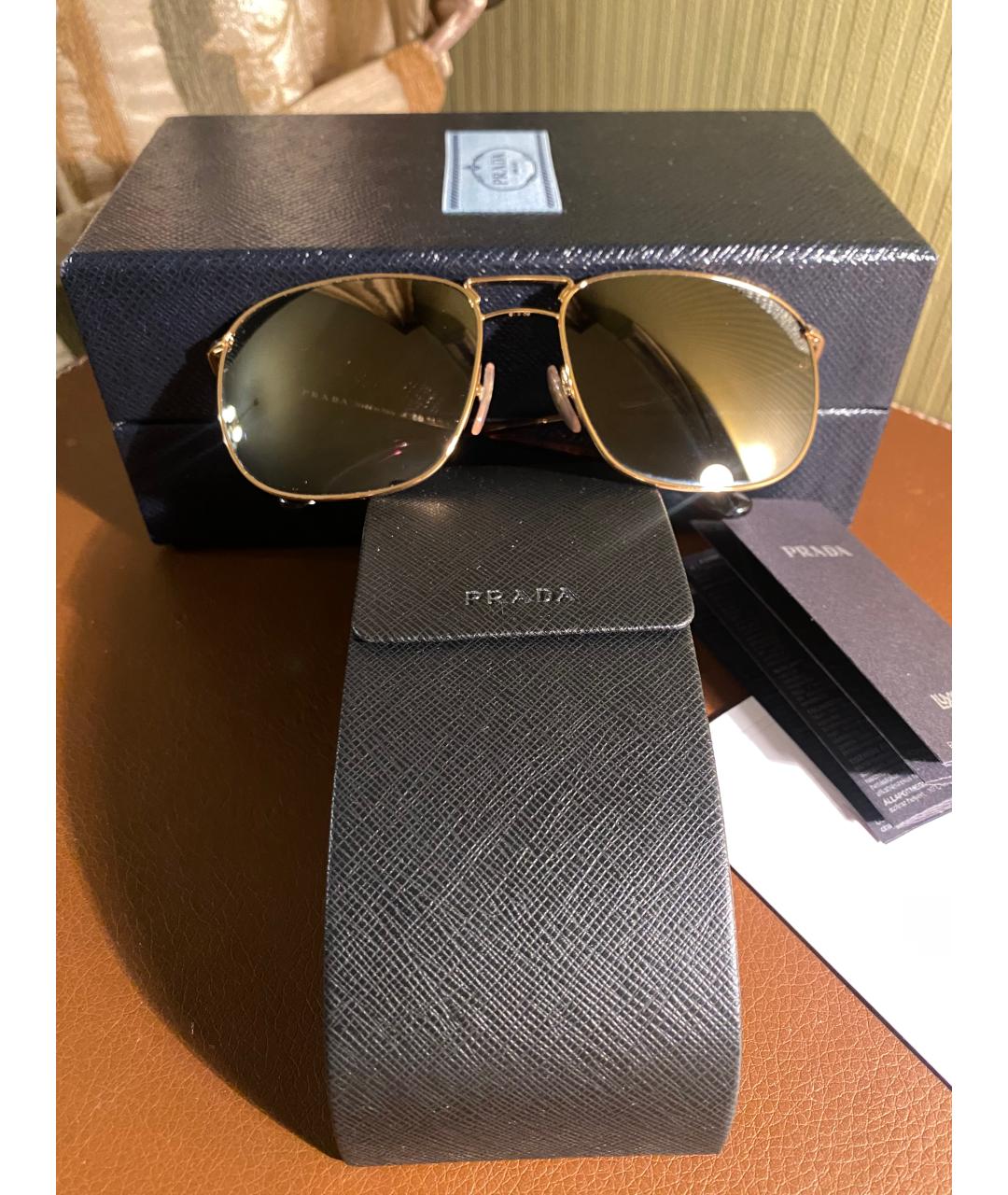 PRADA Золотые металлические солнцезащитные очки, фото 2