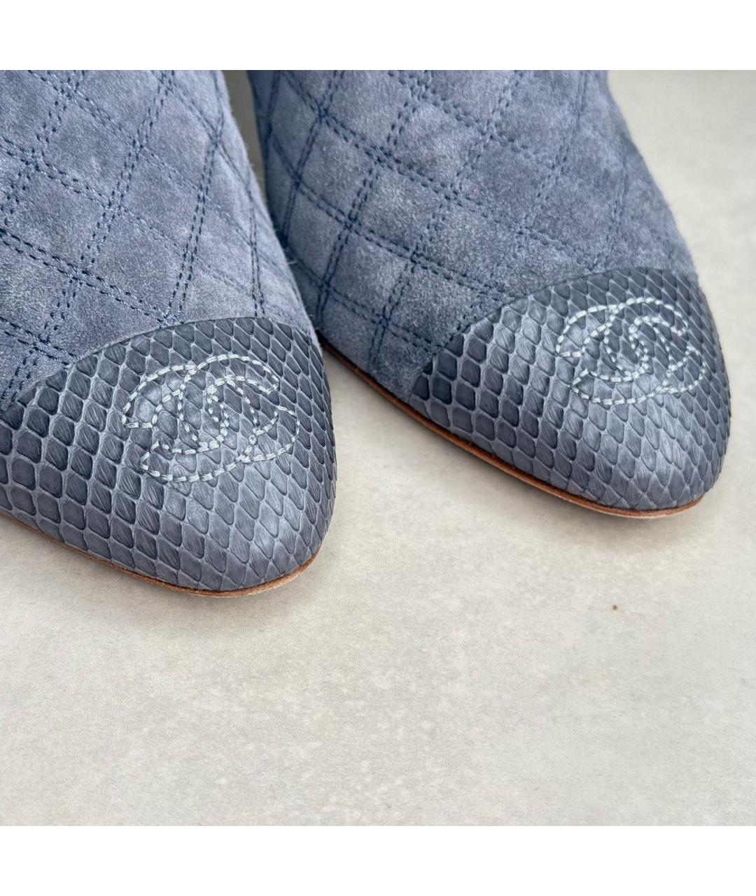 CHANEL Серые замшевые ботильоны, фото 5