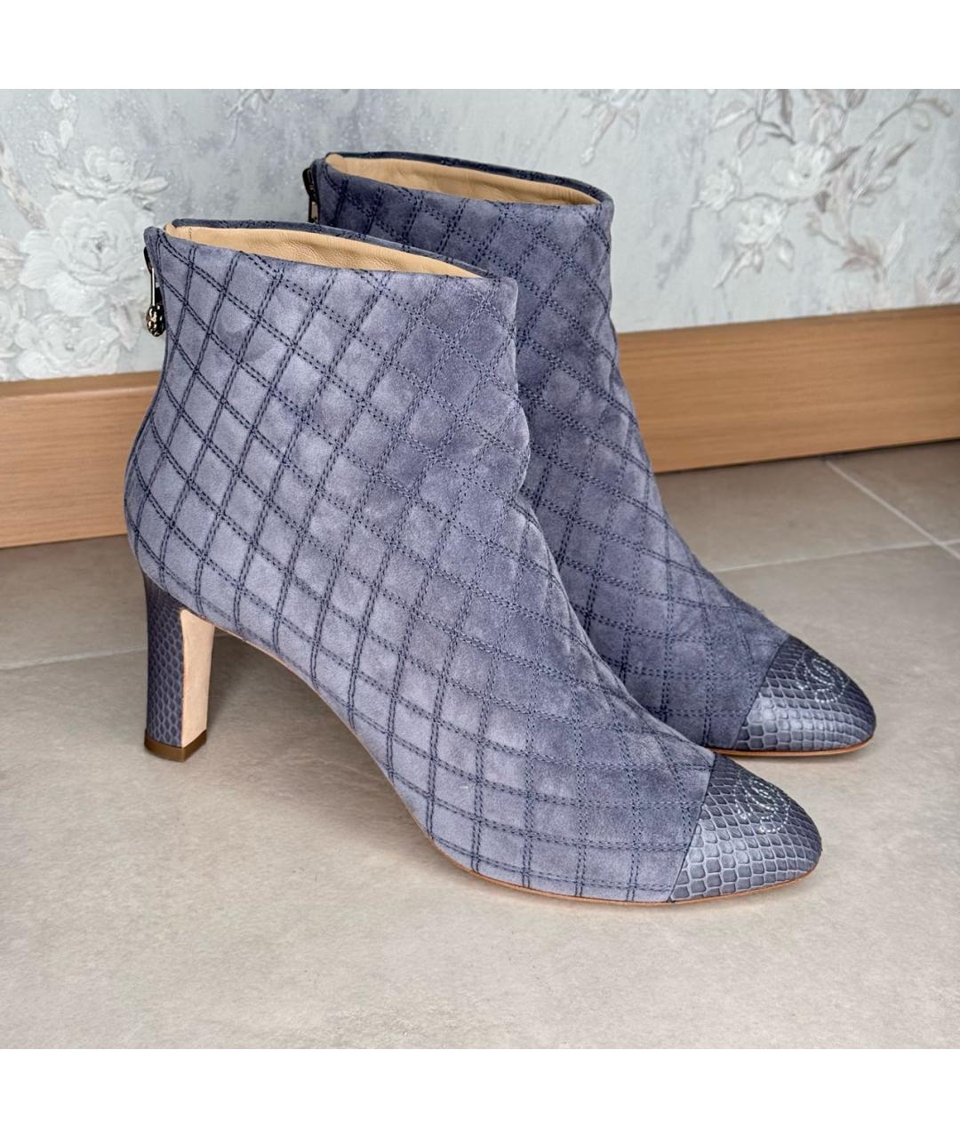 CHANEL Серые замшевые ботильоны, фото 9