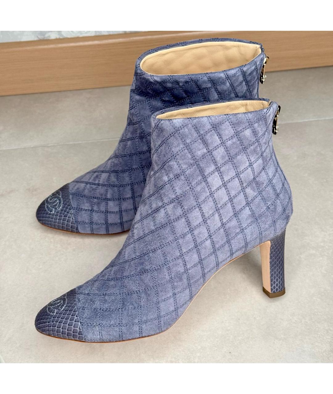 CHANEL Серые замшевые ботильоны, фото 2