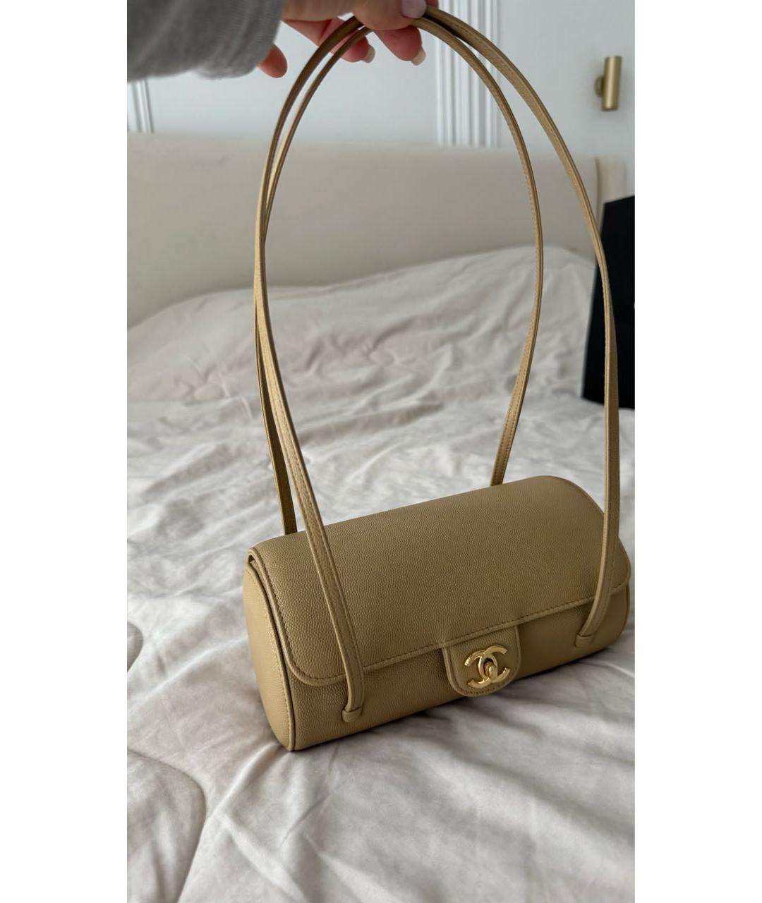 CHANEL Бежевая кожаная сумка с короткими ручками, фото 2