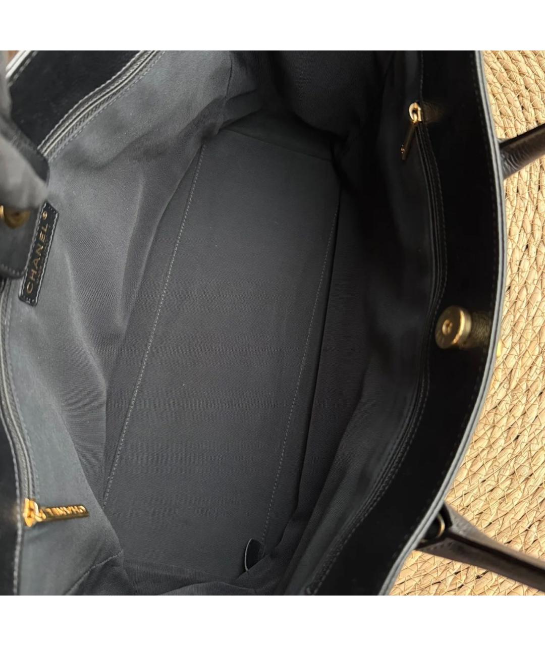 CHANEL Черная кожаная сумка с короткими ручками, фото 8