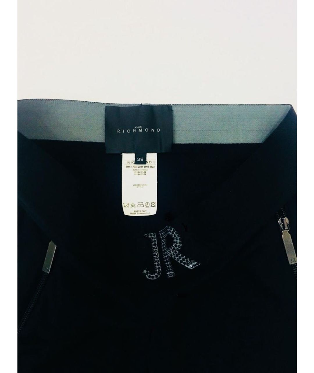 JOHN RICHMOND Черные хлопко-эластановые шорты, фото 3