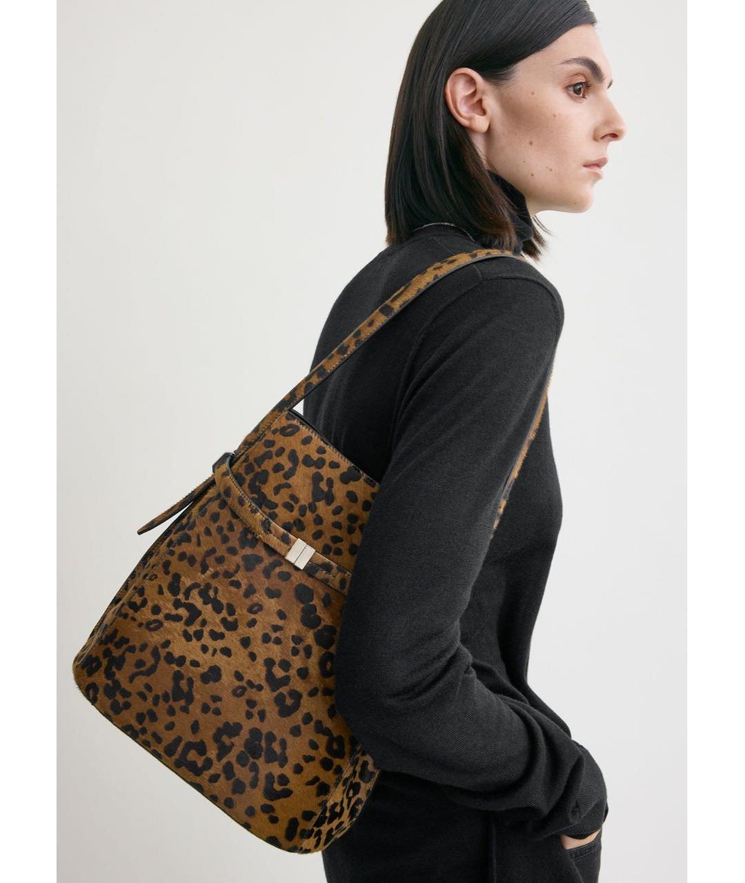 TOTEME Коричневая кожаная сумка с короткими ручками, фото 3