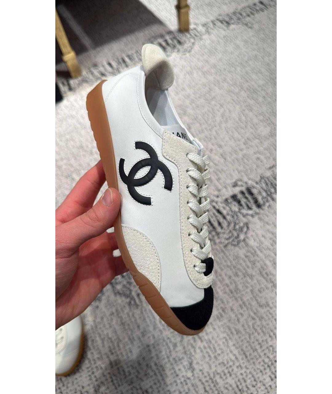 CHANEL Белые кожаные кроссовки, фото 2